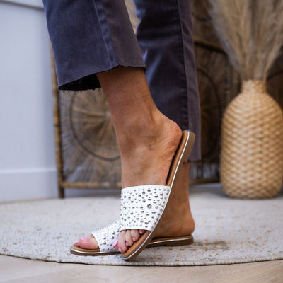 Ultimate Guide to Choosing the Right Sandals for Your Feet