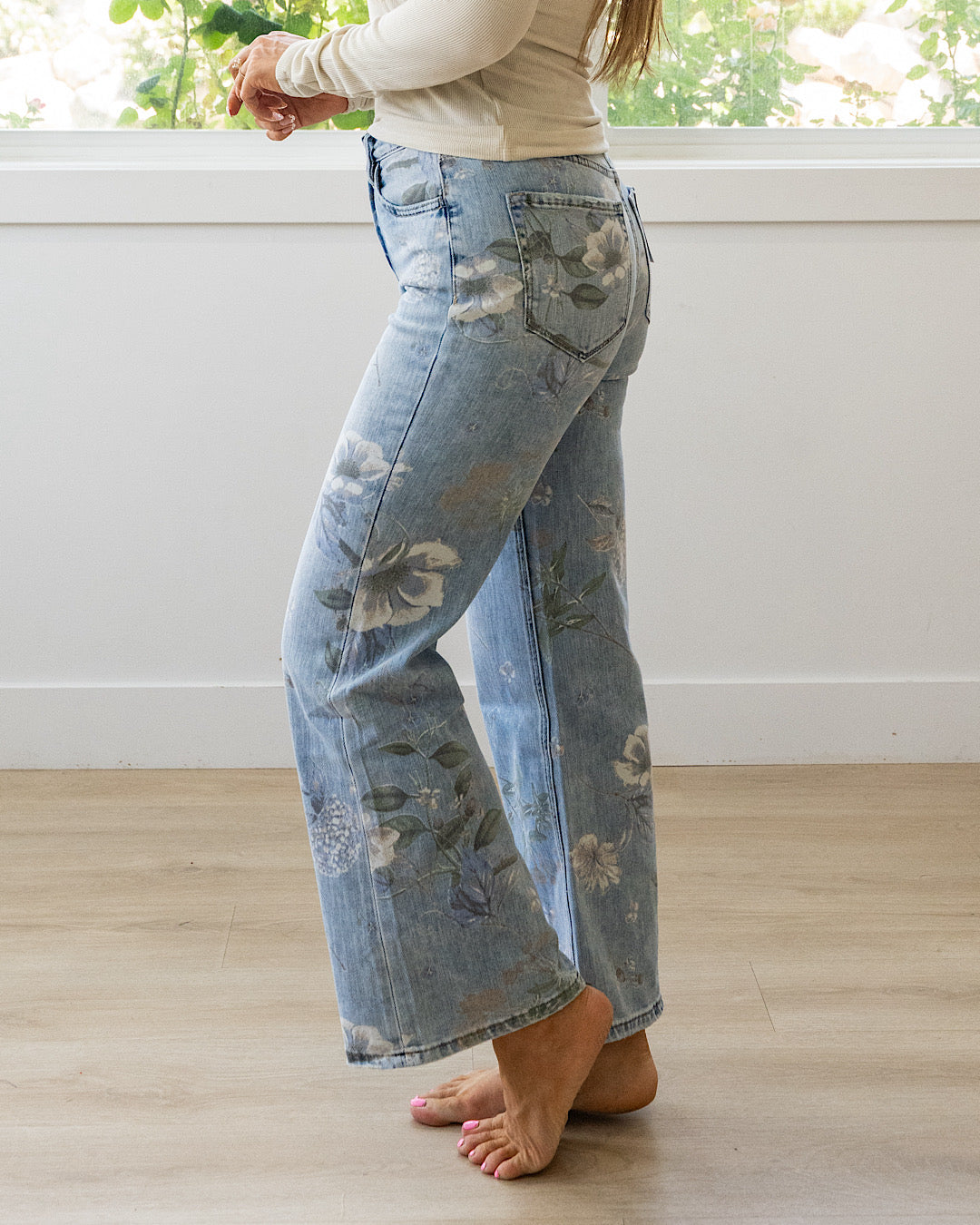 NEW! Vervet Kyla Vintage Floral Flare Jeans