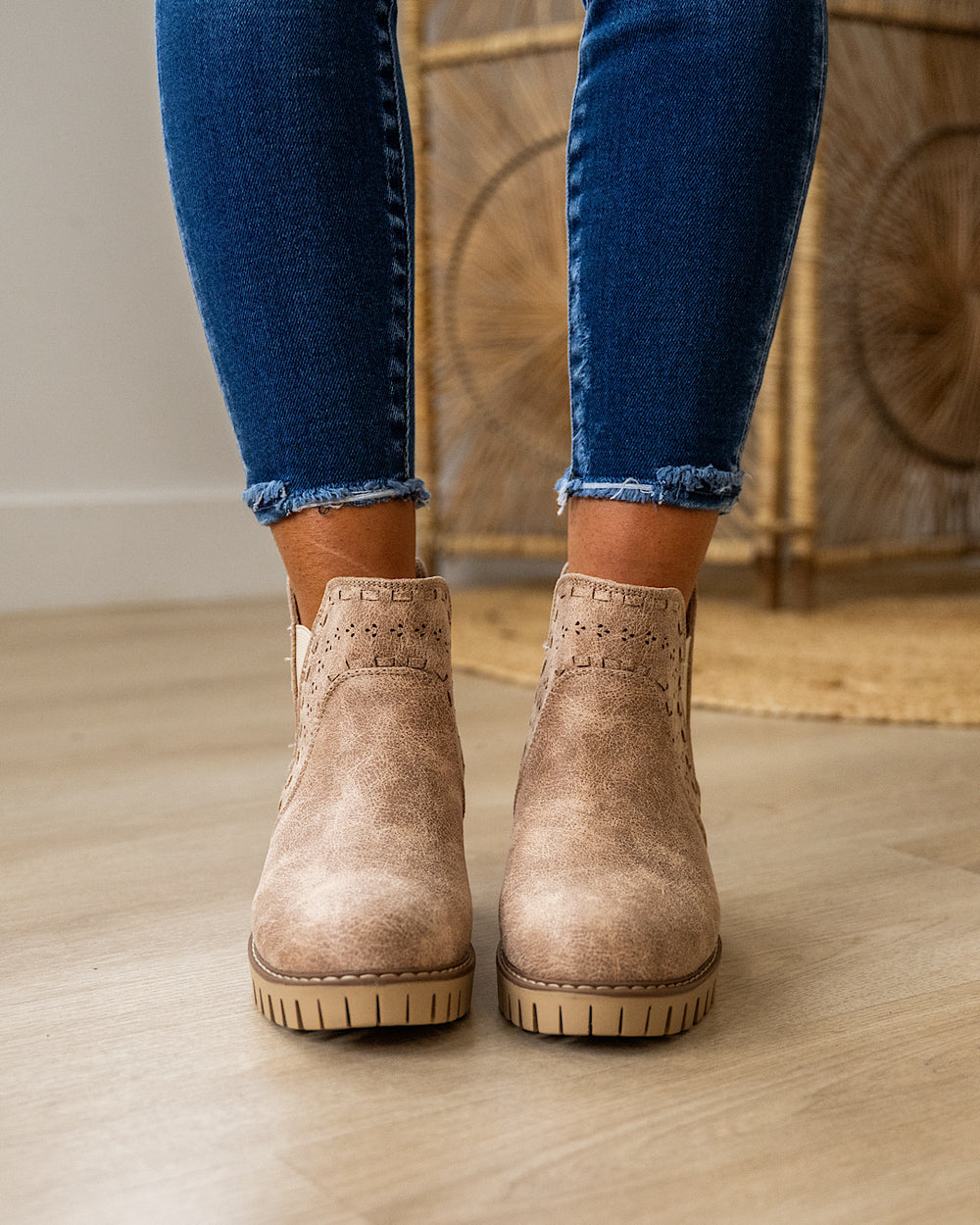 NEW! Very G Aryana Boots - Beige Very G