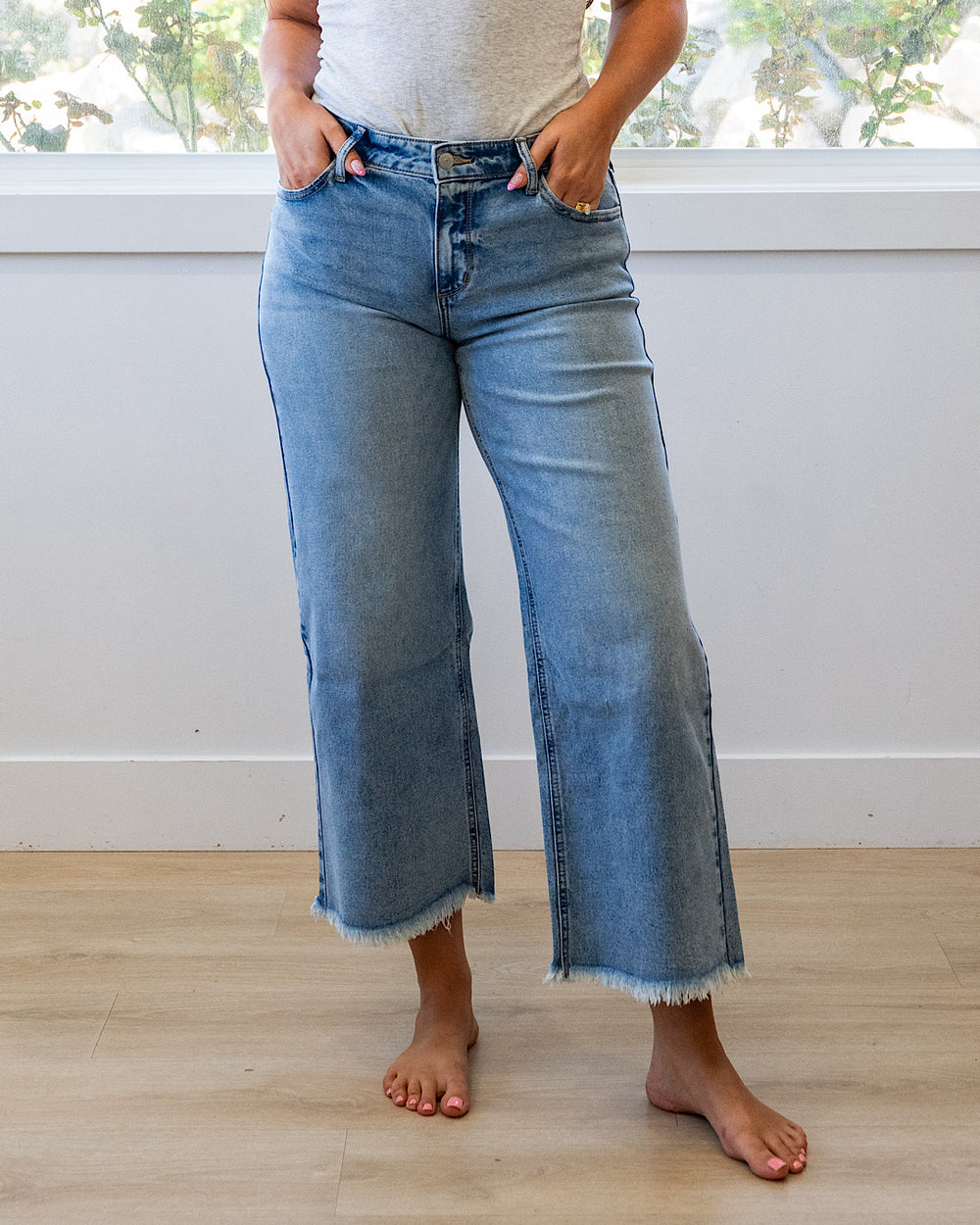 NEW! KanCan Logan Fray Hem Wide Leg Jeans KanCan