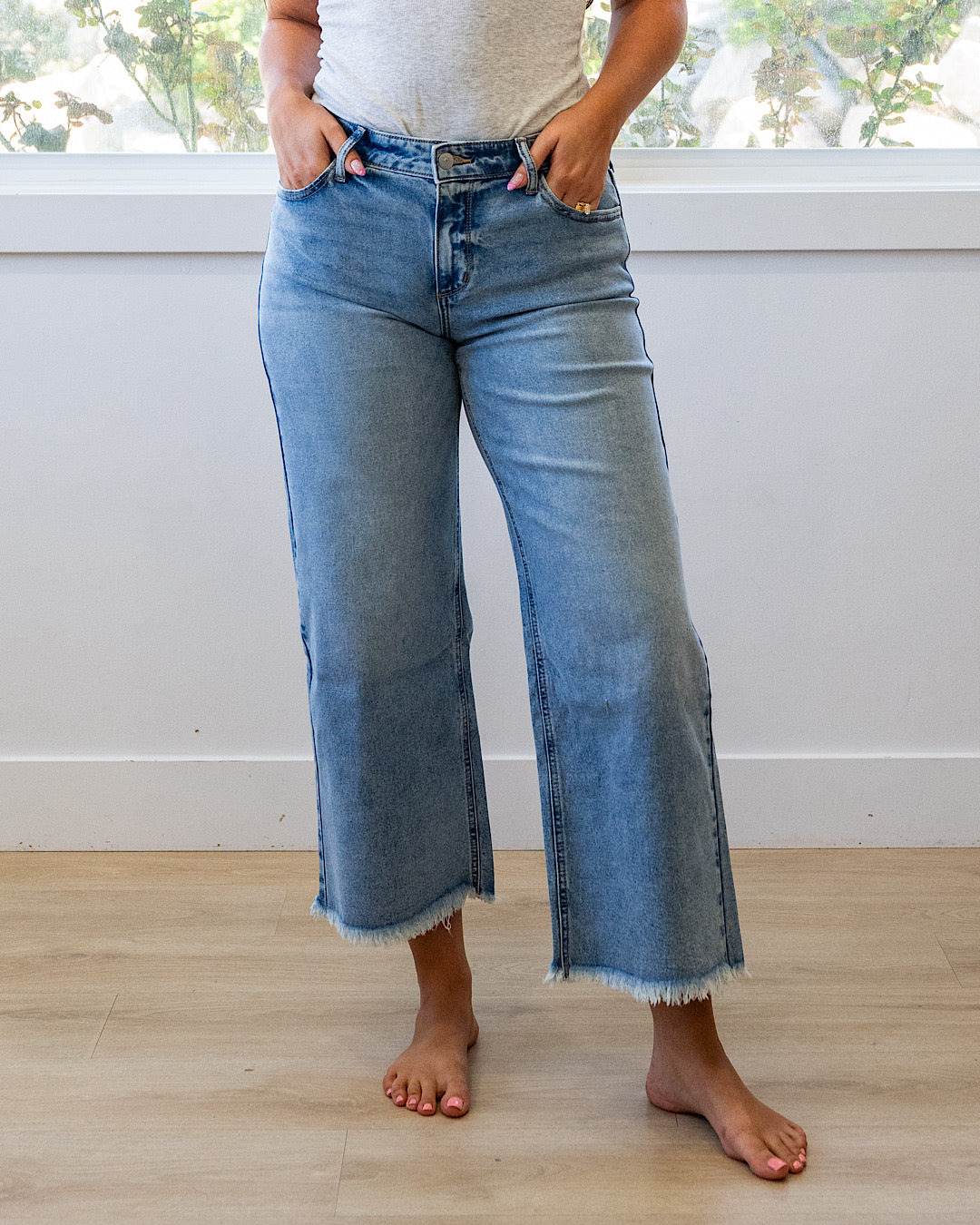 NEW! KanCan Logan Fray Hem Wide Leg Jeans KanCan
