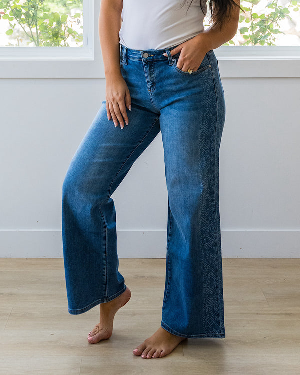 NEW! KanCan Isla Snakeskin Wide Leg Jeans KanCan