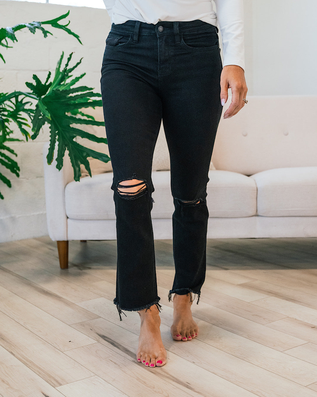 Vervet Tenley Black Distressed Straight Jeans  Vervet   