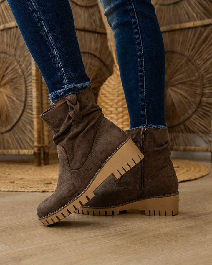 NEW! Very G Demi Slouch Boots - Taupe Very G