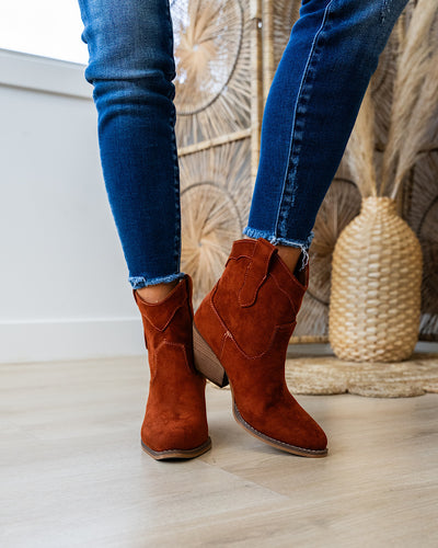 NEW! Very G Deirdra Boots - Rust  Very G   