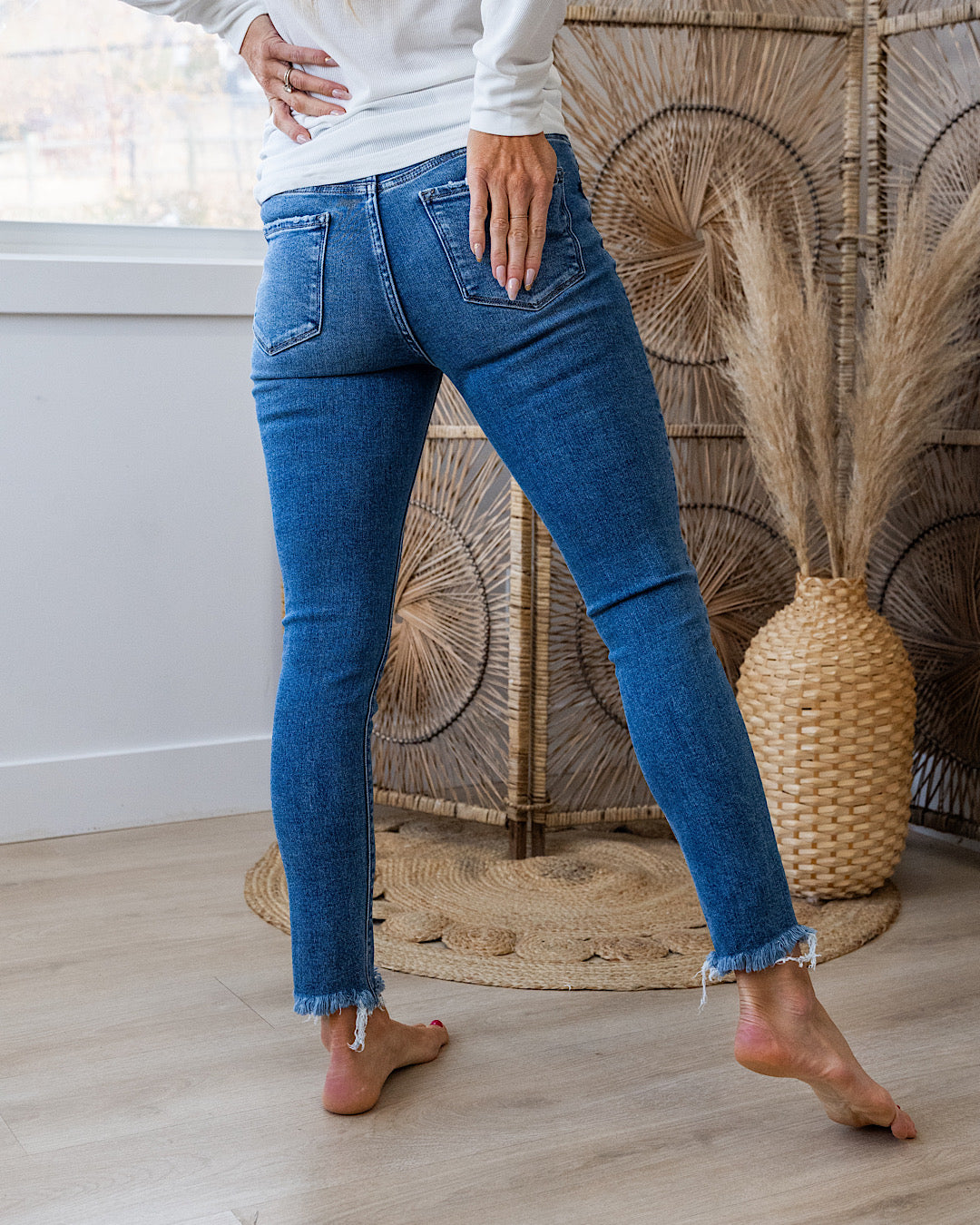 NEW! Vervet Gianna Fray Hem Skinny Jeans Vervet