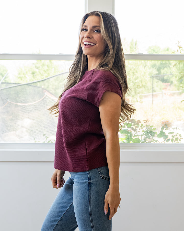 NEW! Justina Cloud Knit Short Sleeve Top - Wine Tres Bien