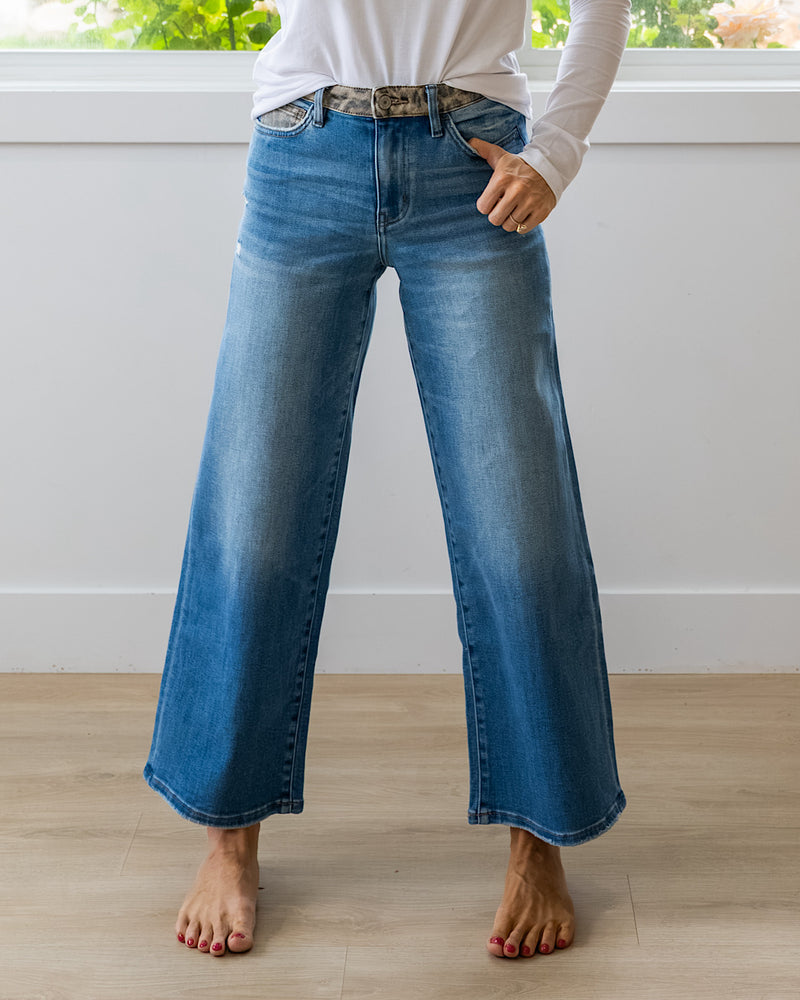 NEW! Vervet Kristen Leopard Contrast Wide Leg Jeans Vervet
