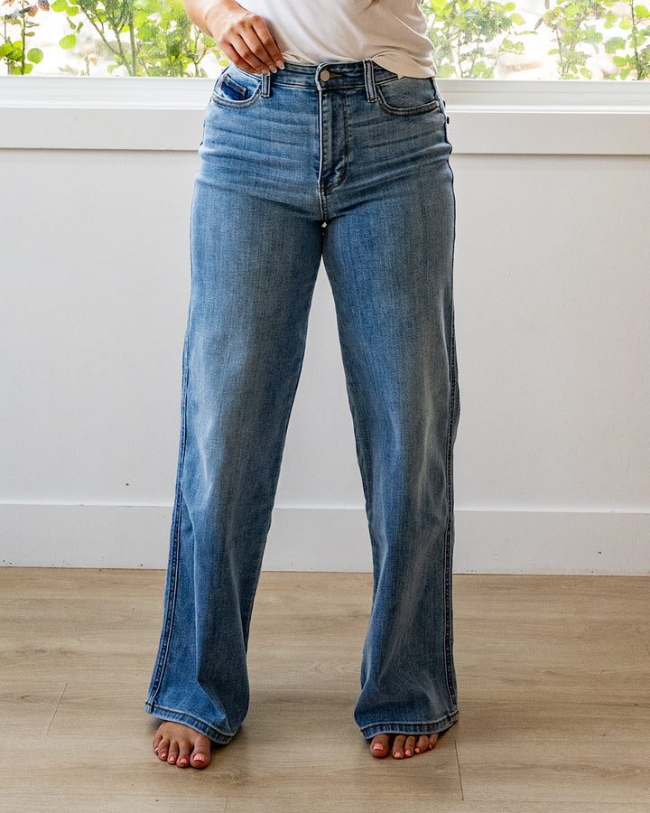 NEW! Judy Blue See You Column Straight Jeans
