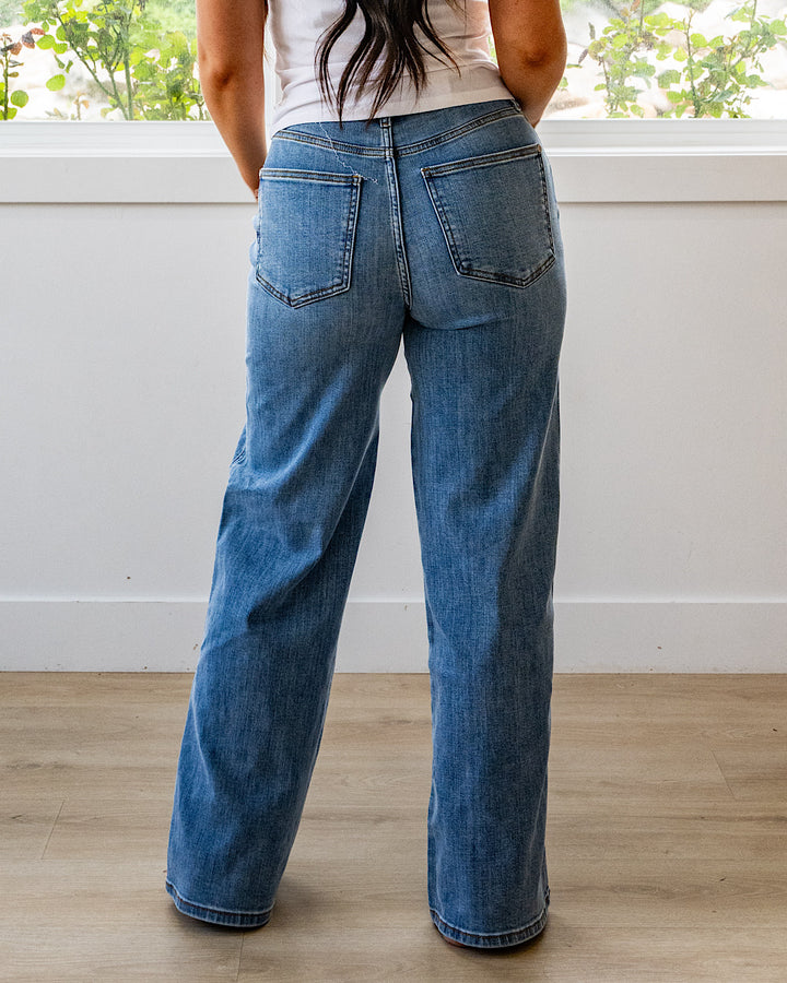 NEW! Judy Blue See You Column Straight Jeans