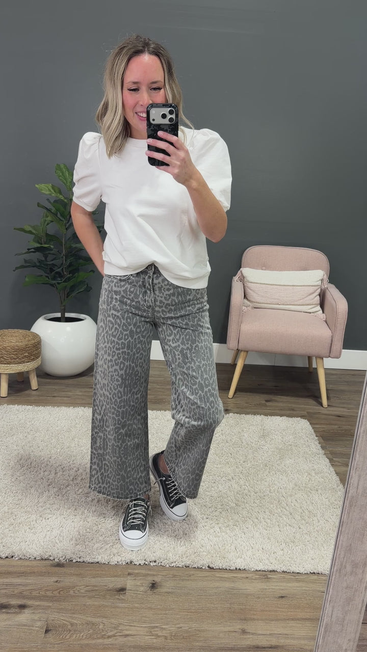 NEW! Vervet Hallie Wide Leg Jeans - Gray Leopard